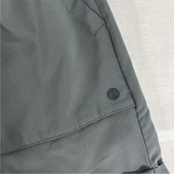 Apana Shorts Women's XL Gray Athletic Activewear Lightweight Pockets Drawstring - Picture 2 of 6